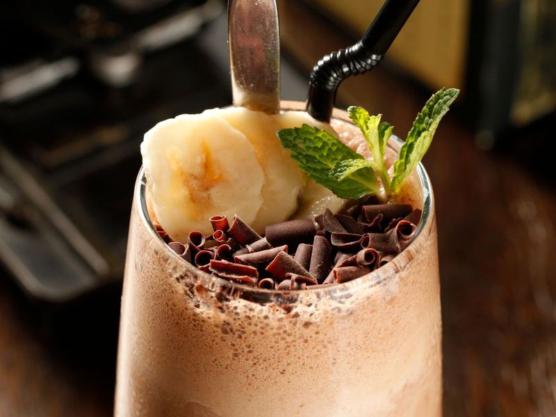 Chocolate banana “milkshake”