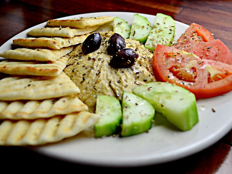Hummus snack plate