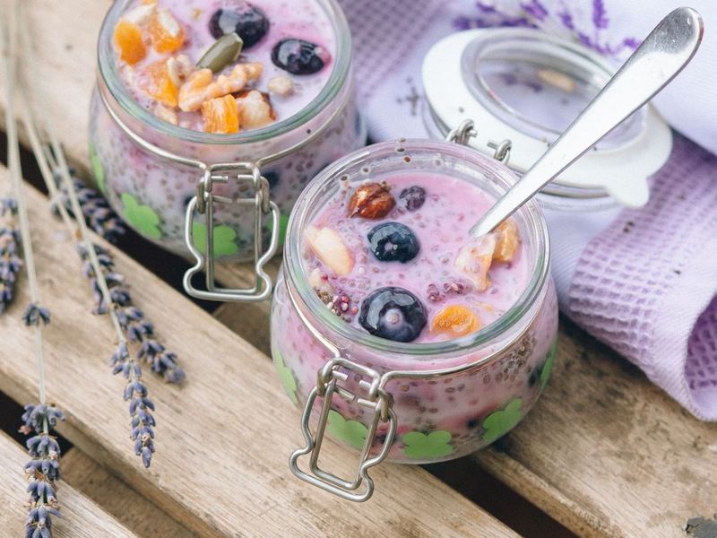 Overnight oats with berries