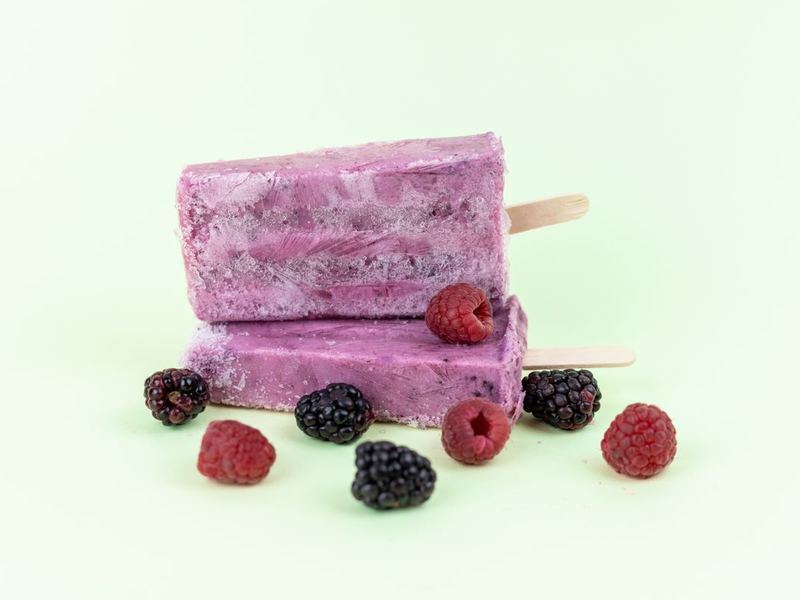 Hidden-spinach smoothie pops
