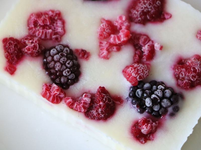 Frozen yogurt berry bark